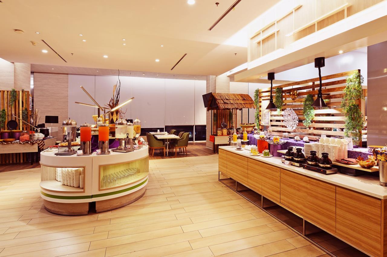 佩坎巴鲁狐狸酒店 北干巴鲁 外观 照片