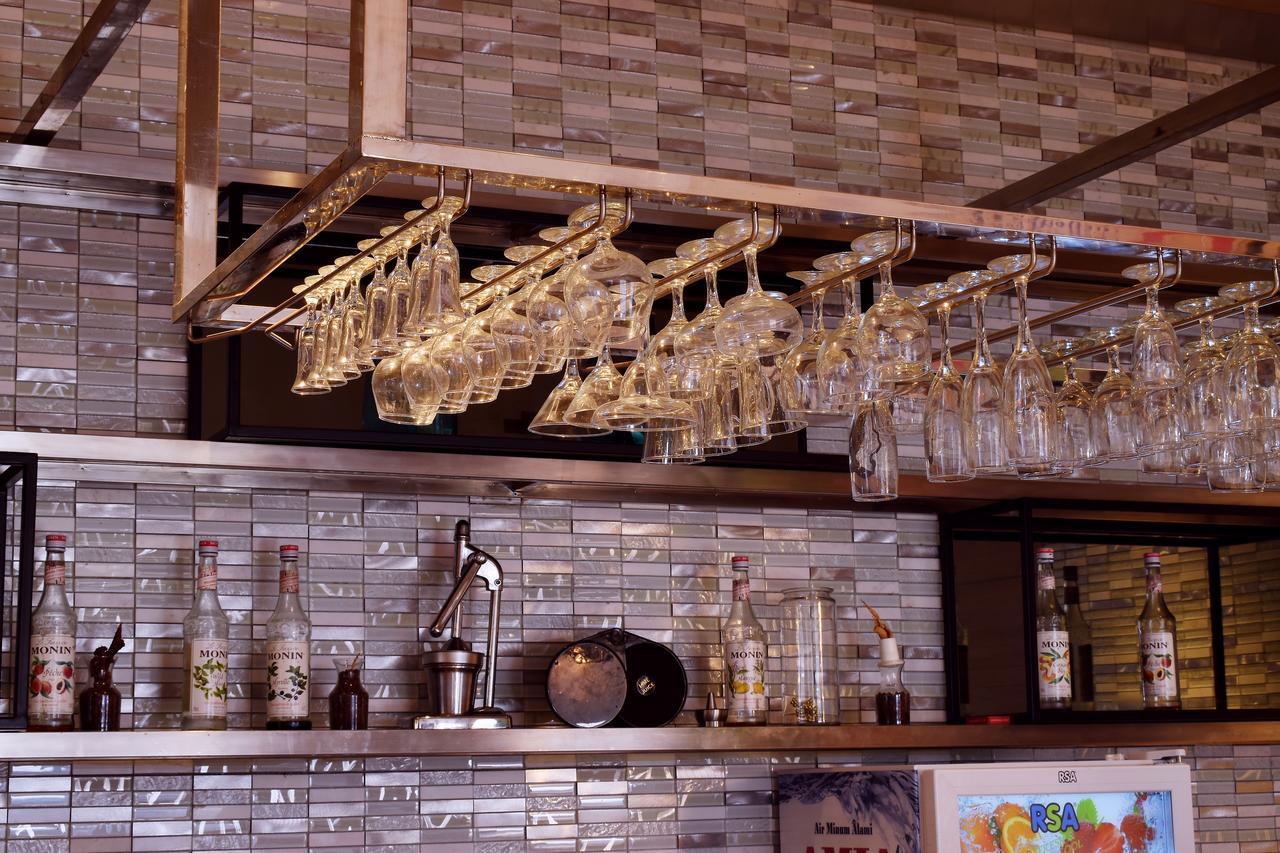 佩坎巴鲁狐狸酒店 北干巴鲁 外观 照片